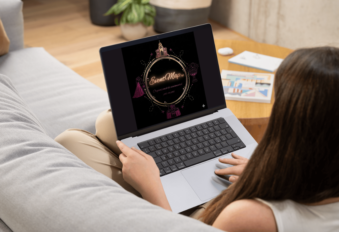 Mock-up EventMap pe laptop — platformă online pentru organizare nuntă